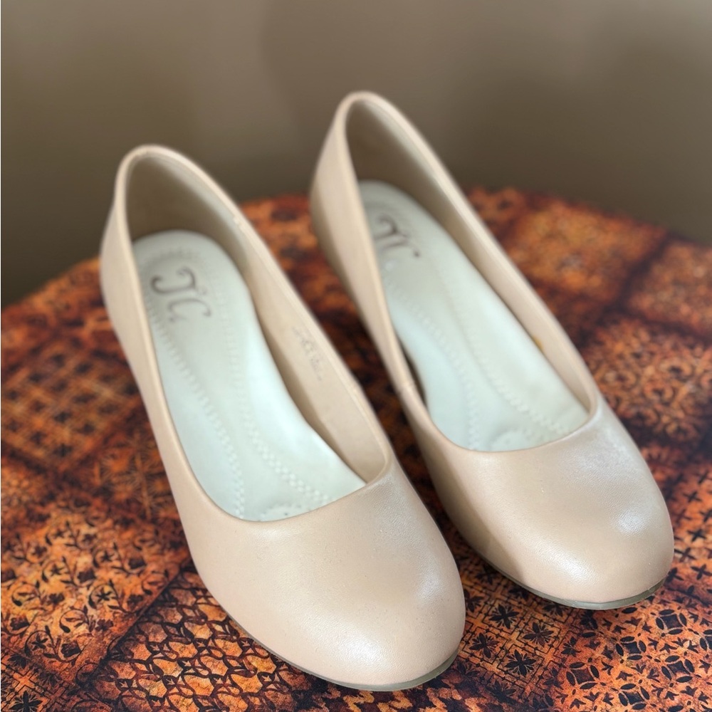 Chic Cream Women's low heel
